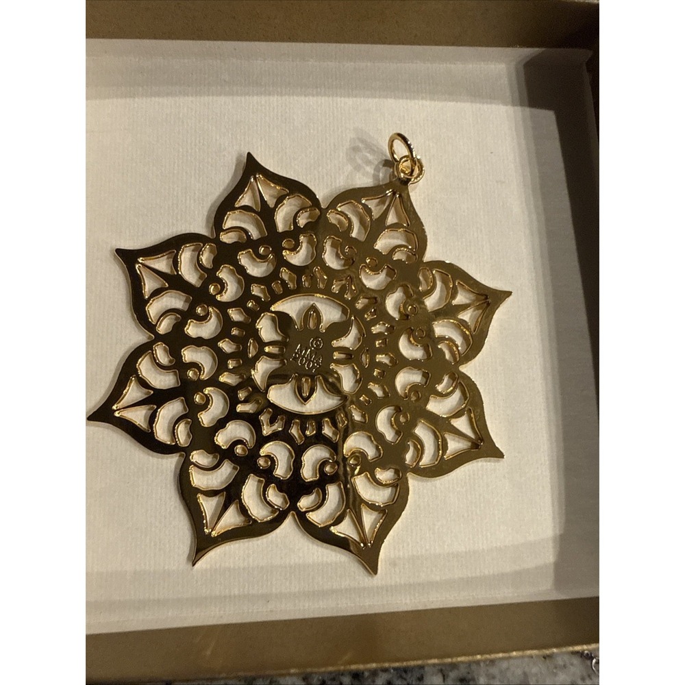 Metropolitan Museum of Art 2007 Star Ornament Gold Plated 10-02070-9 Box & Card